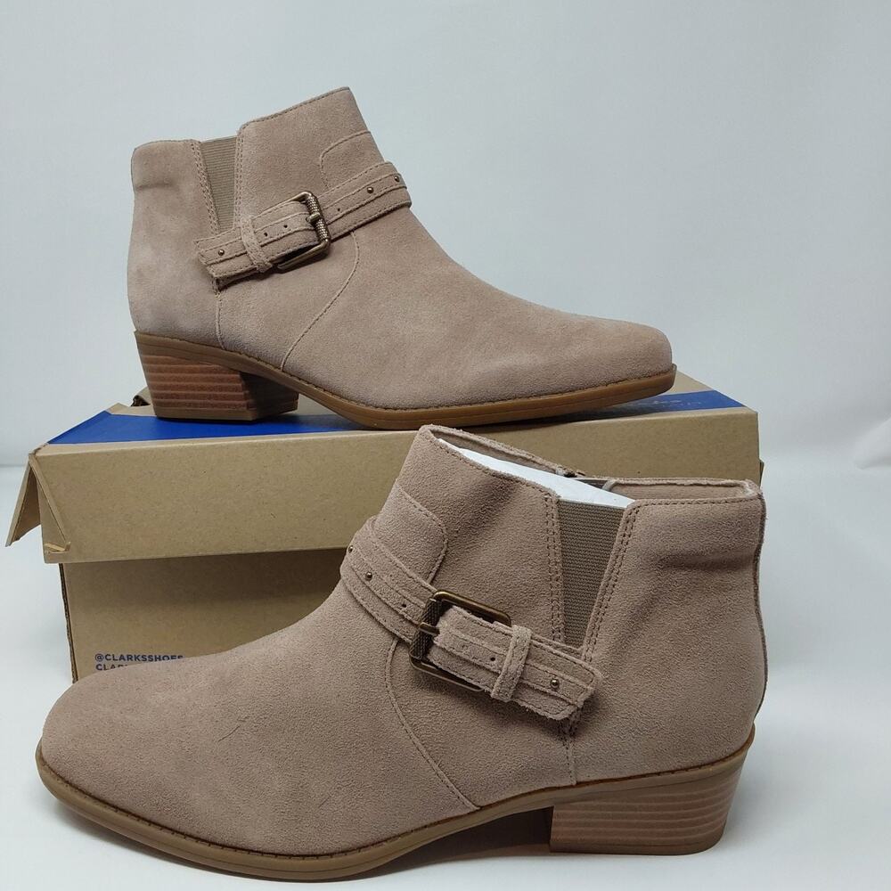 Clarks Danyelle Wish Ankle Boots Women 9.5M Taupe Suede Buckle Chelsea Boot